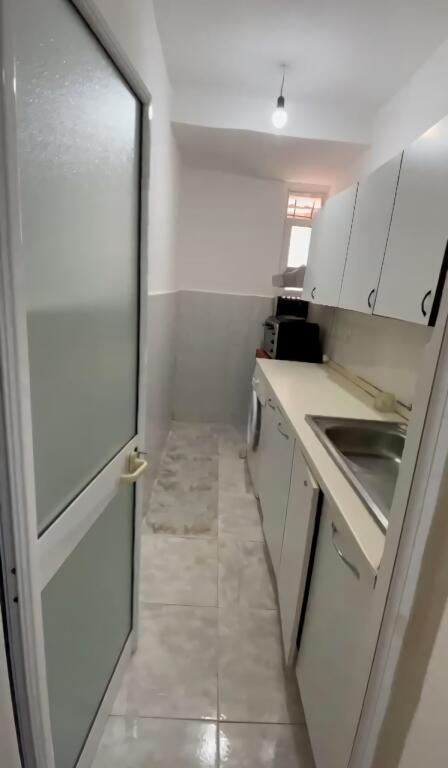 Garsionere, Rruga e Dibres, prane Komisariatit nr. 4,  300 Euro/muaj