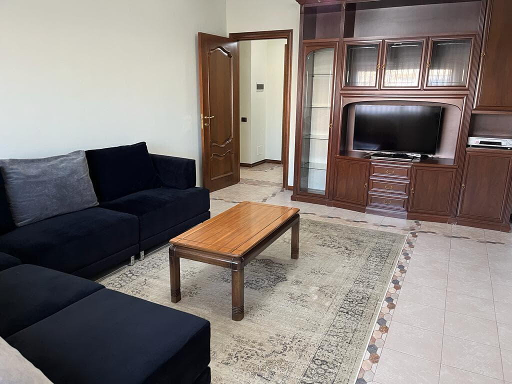 Apartament Ne Shitje 2+1 Tek Stacioni i Trenit (ID B120723) Tirane​
