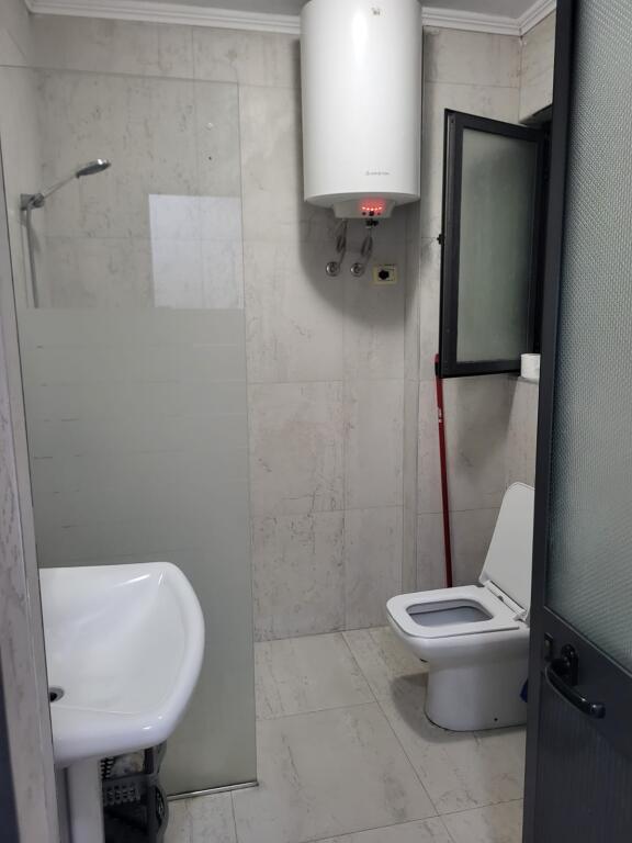 📣 QERA Apartament 2+1 Me 2 Tualete 📍 Rruga "5-Maji" ✨