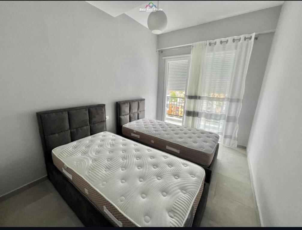 Affittiamo appartamento 2+1+2 con garage, Vicino a Brryli, Tirana‼️