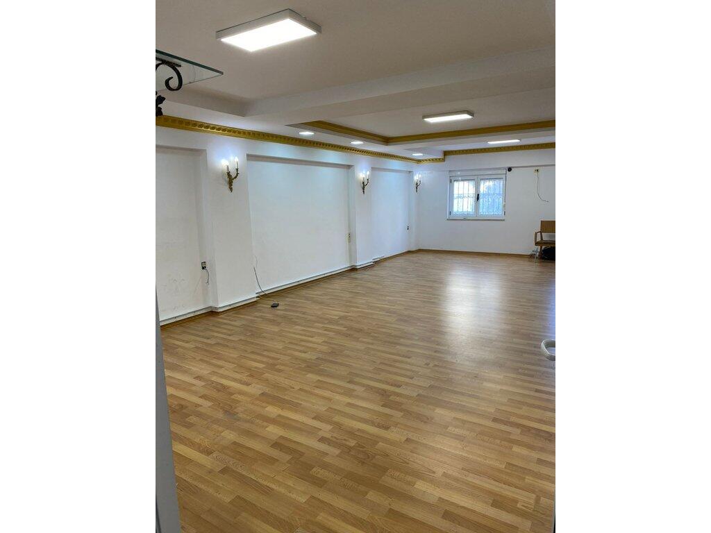 Rent, Business Premises+ Parking Spot, Tirana Center