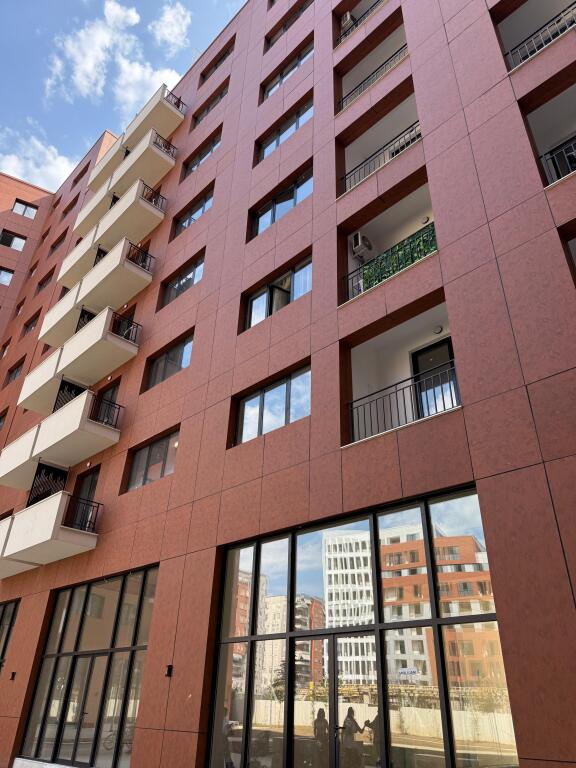 Shitet apartament 3+1 me verande tek Urban Gate ne Astir