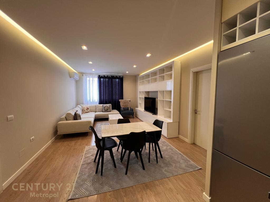🏢 Jepet me Qira Apartament 3+1+2 – Kompleksi Prestige, Tiranë
