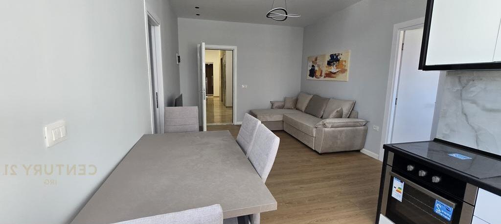 Shitet Apartament 1+1 pranë Zojës së Këshillit të Mirë