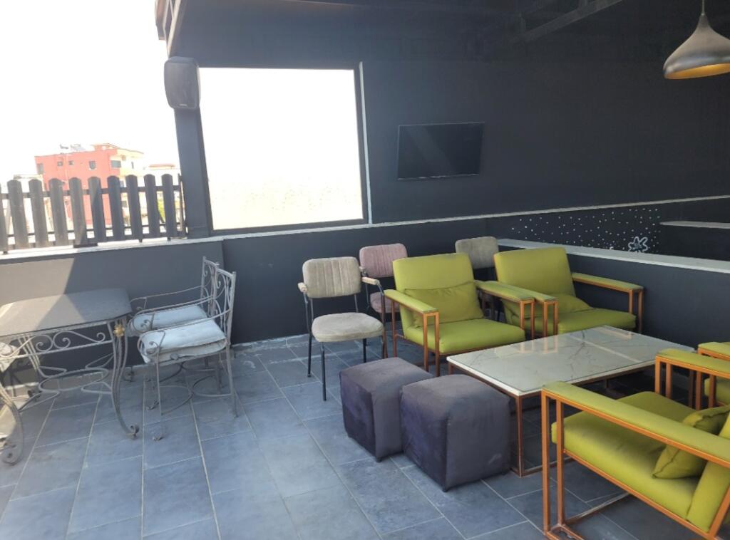 Super locale in affitto a Lapraka