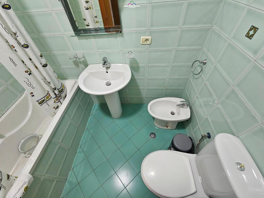 Apartament Me Qera 3+1 tek Rruga e Kavajes (ID B230170) Tirane​