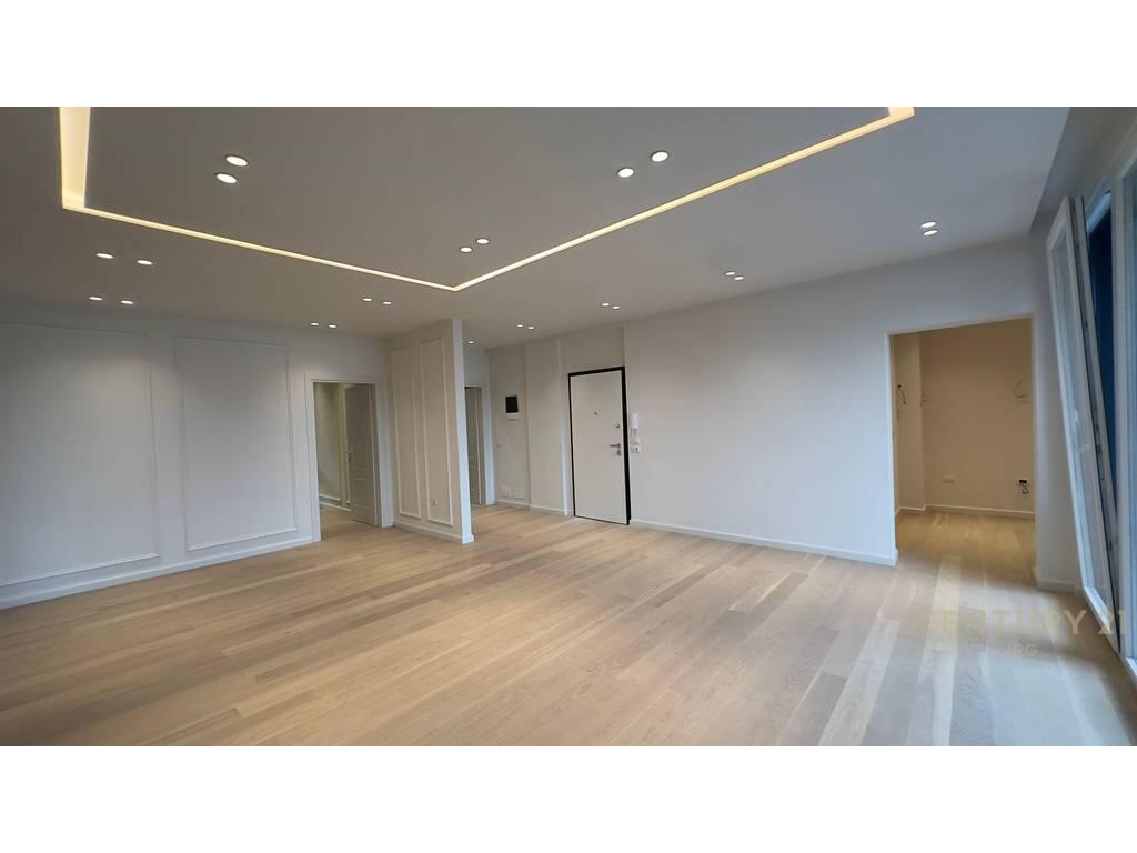 🏡 NË SHITJE – APARTAMENT LUKSOZ 3+1+2 pranë Pallatit të Brigadave