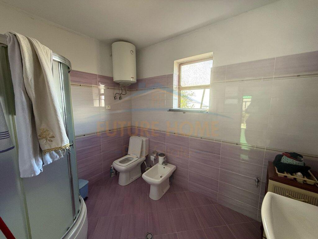 In vendita, villa su 2 piani, Quartiere 1, Pogradec