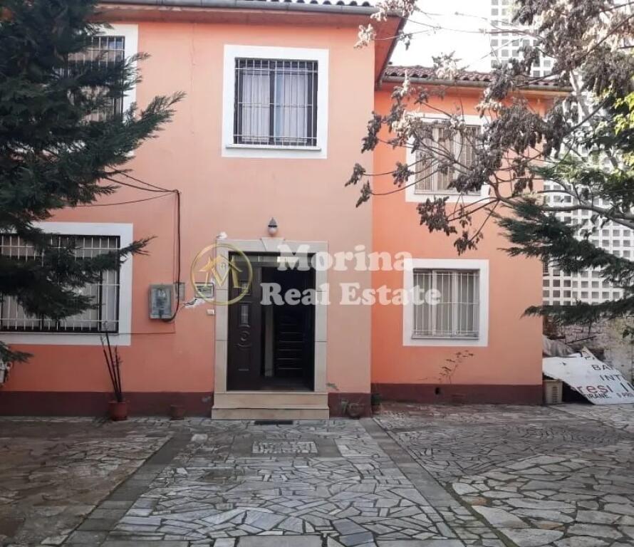 Rent, 2-storey Villa, at Pazari i Ri, 1100 Euro/month