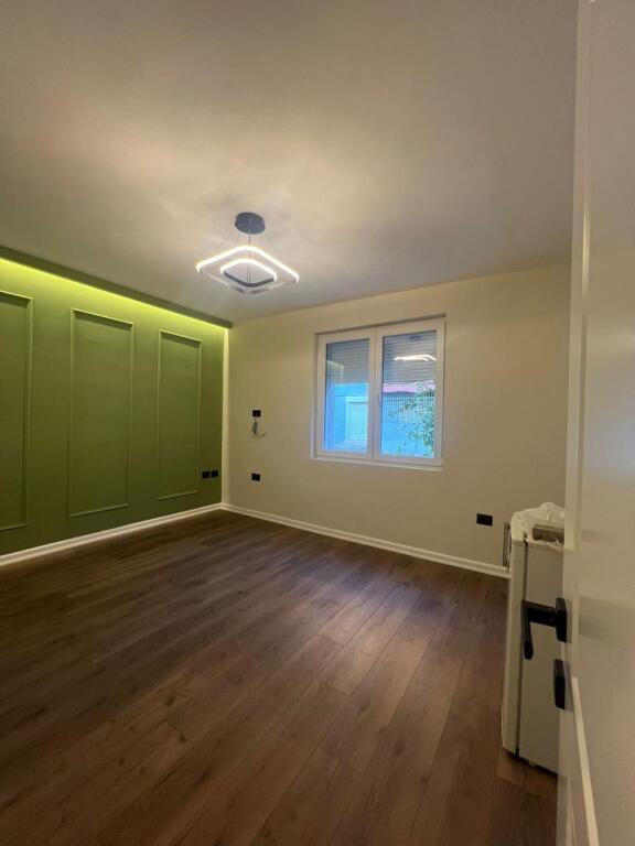 Shitet apartament 1+1 Mozaiku i Tiranës