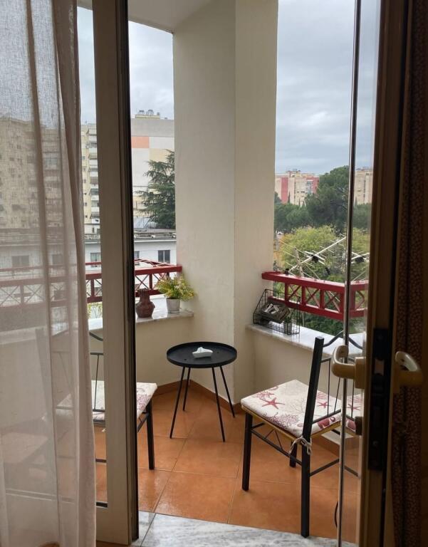 Garsoniere e Mobiluar per Qira te Rr.E Elbasanit ne zemer të Tiranës!