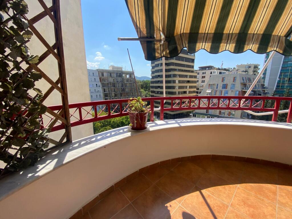 Jepet me qira apartament 3+1+2