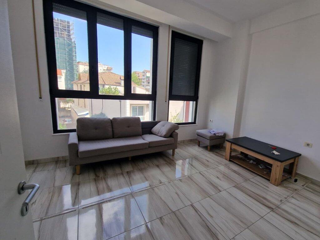 Ambient Biznesi me Qira në Ali Demi – Ideal për Zyrë, Klinikë, Studio!! 650 € /Muaj