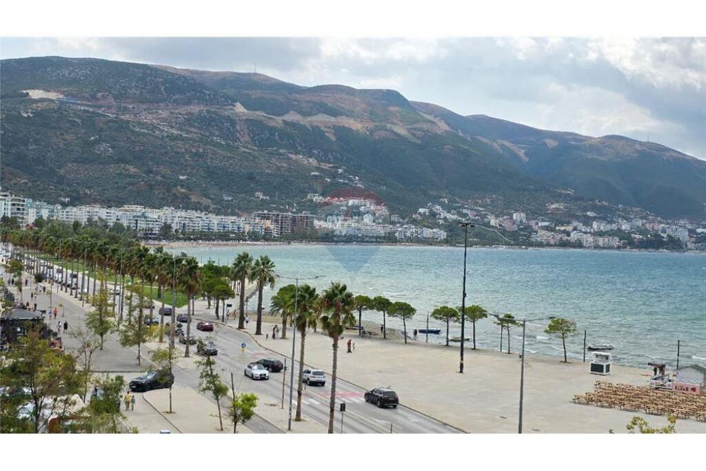 Apartament - Për Shitje - Rruga Reshat Osmani, Vlorë