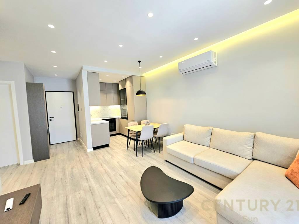Appartamento 1+1 con Posto Auto al Lago Secco – 800 € / Mese