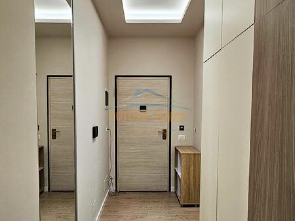 Shitet, Apartament 3+1+2, Liqeni i Thate, Tirane