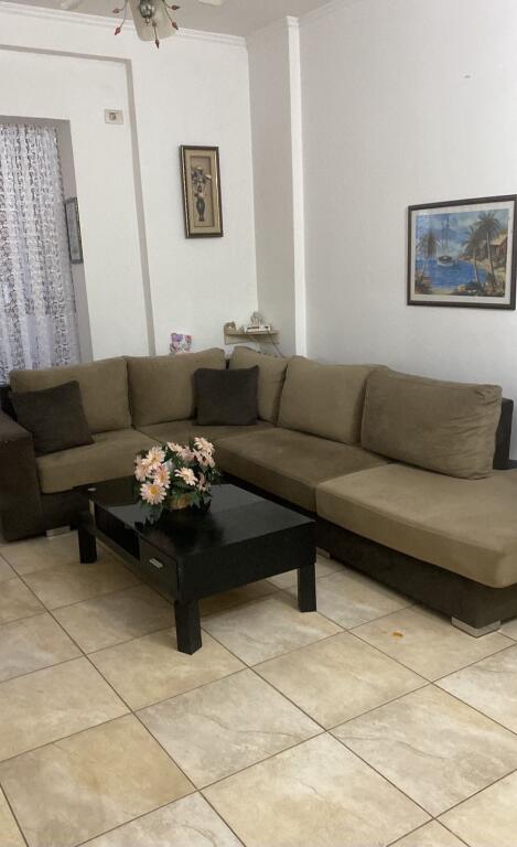 Jepet Me Qera Apartament 1+1+1 Ballkon
