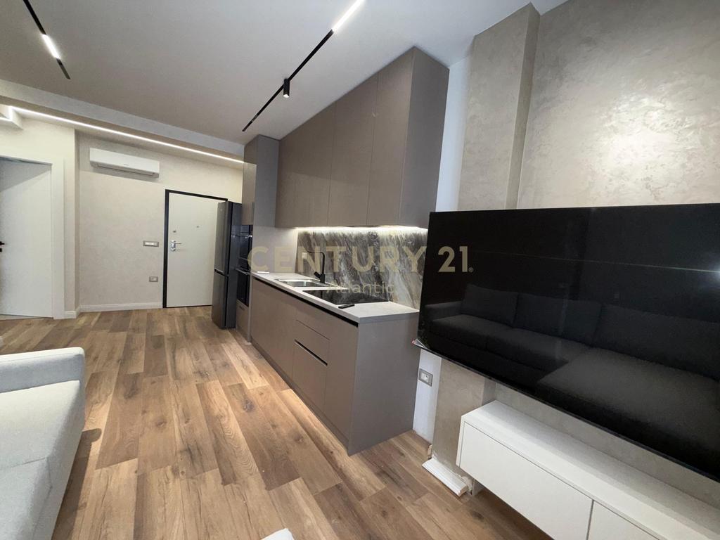 Apartament 2+1 Me Qira në Plazh, Stacioni i pare -Durrës!