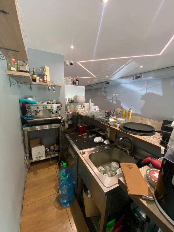 Business premises Bar-Restaurant for sale at the Paris Commune/50,000 euros