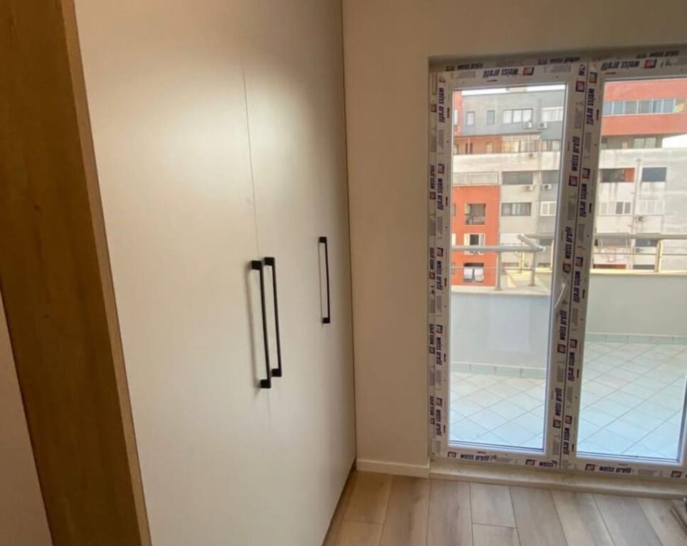 Te 2 Palmat, Astir Shitet apartament 2+1+2 tualete+2 Ballkone