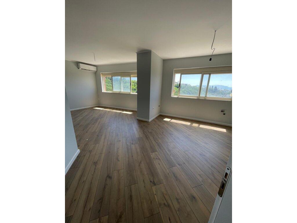FRESK, SHITET APARTAMENT 3+1+2, ÇMIM 1000€/m²! - 124,000 €
