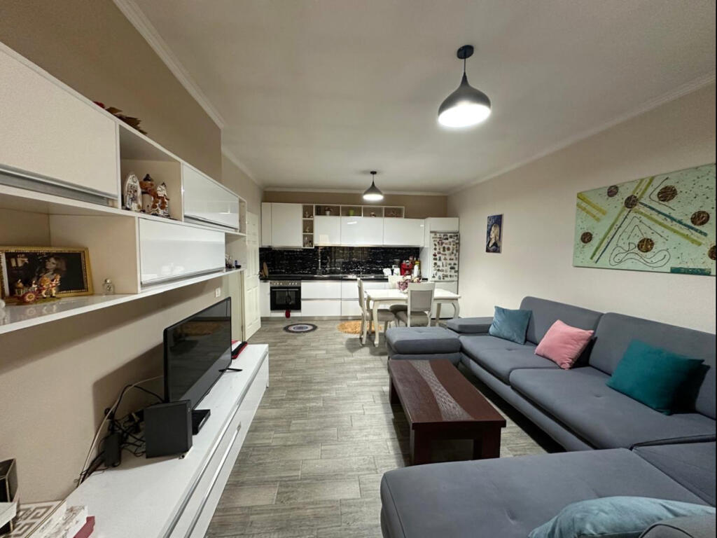 APARTAMENT 1+1  PER QIRA TEK RRUGA E DIBRES PRANE SPITALIT AMERIKAN 2 (QSUT)