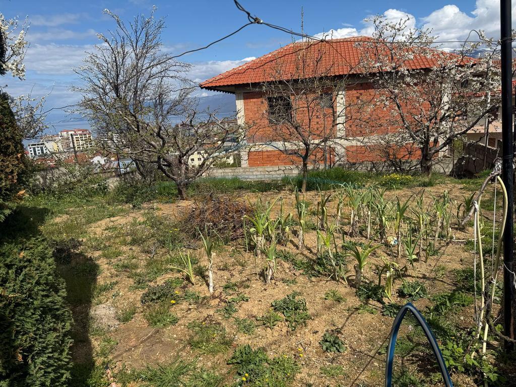 In vendita, villa su 2 piani, Quartiere 1, Pogradec