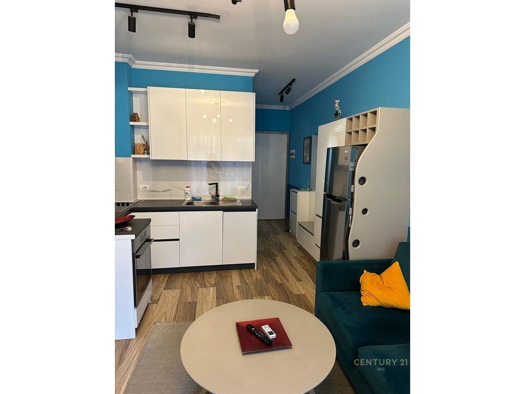 JEPET ME QIRA APARTAMENT 2+1 TEK 21 DHJETORI!