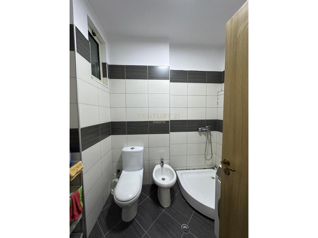 Jepet apartament me qira tek Kompleksi "Panorama"!