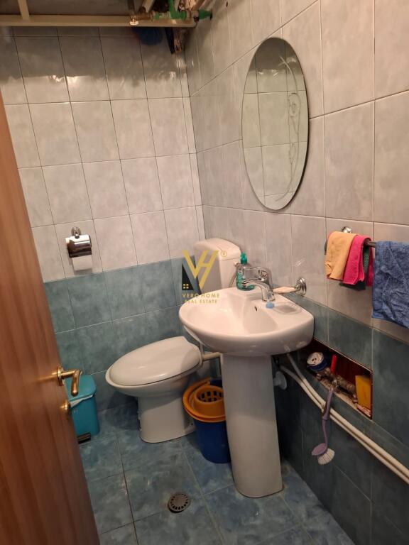 JEPET ZYRE 32 M2 ME QERA TE DONIKA CENTER 40.000 LEKE
