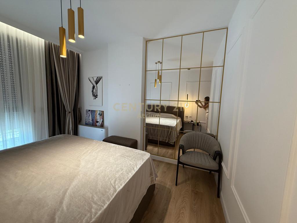 Vendesi appartamento 2+1+2+deposito+2 balconi nel complesso asl ! 300.000 €