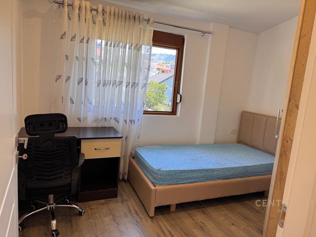 Jepet me Qera Apartament 2+1+ Parking në Senatorium, Tiranë - 500€ | 70 m²