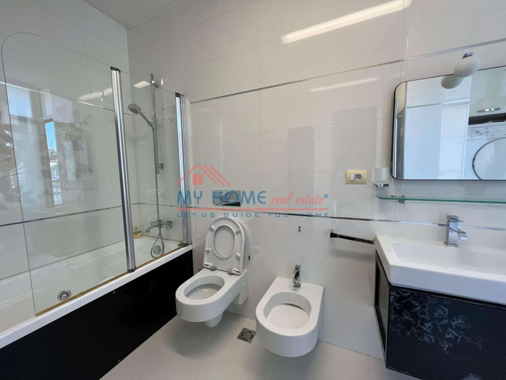 Apartament 2+1+2 me qira ne Bllok Tirane