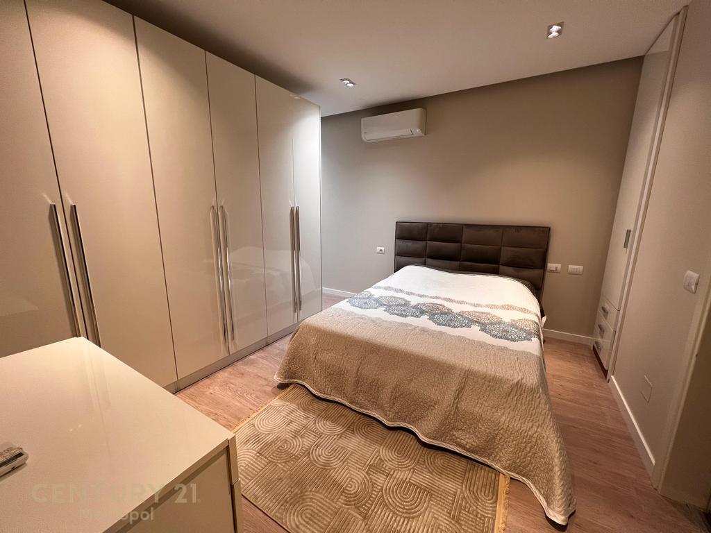 🏢 Jepet me Qira Apartament 3+1+2 – Kompleksi Prestige, Tiranë