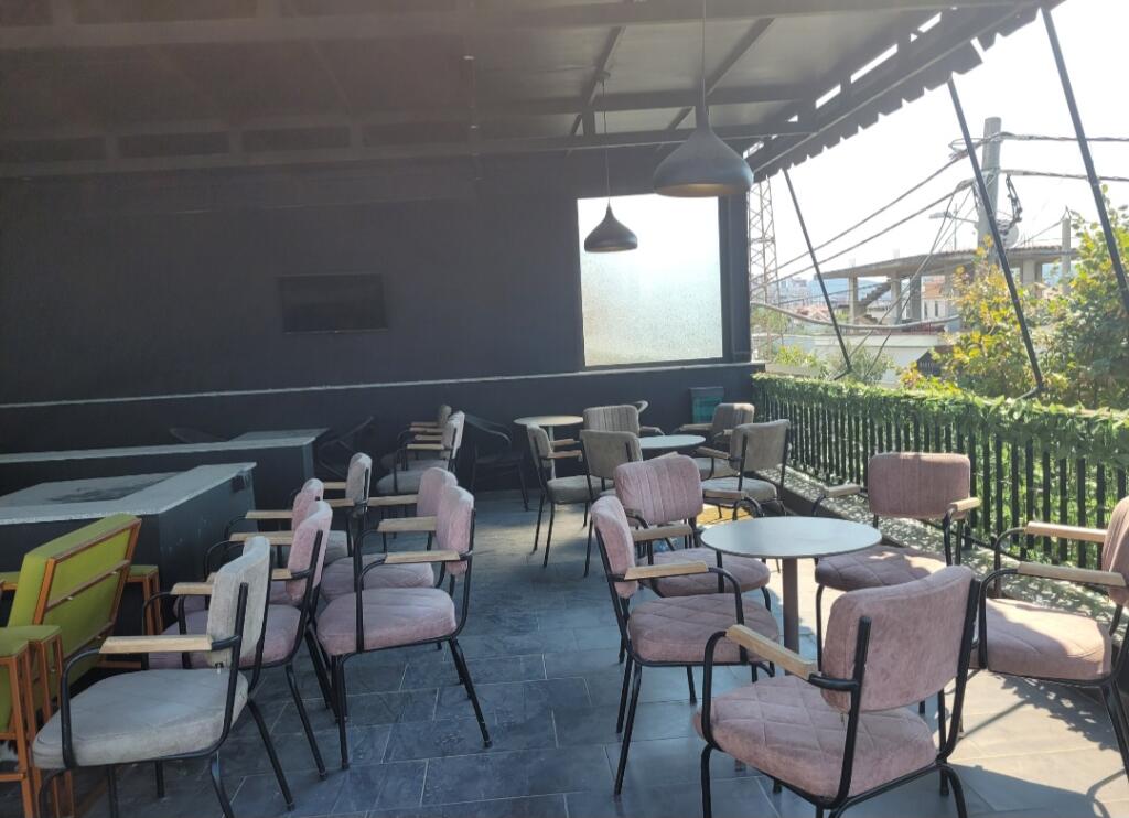 Super locale in affitto a Lapraka