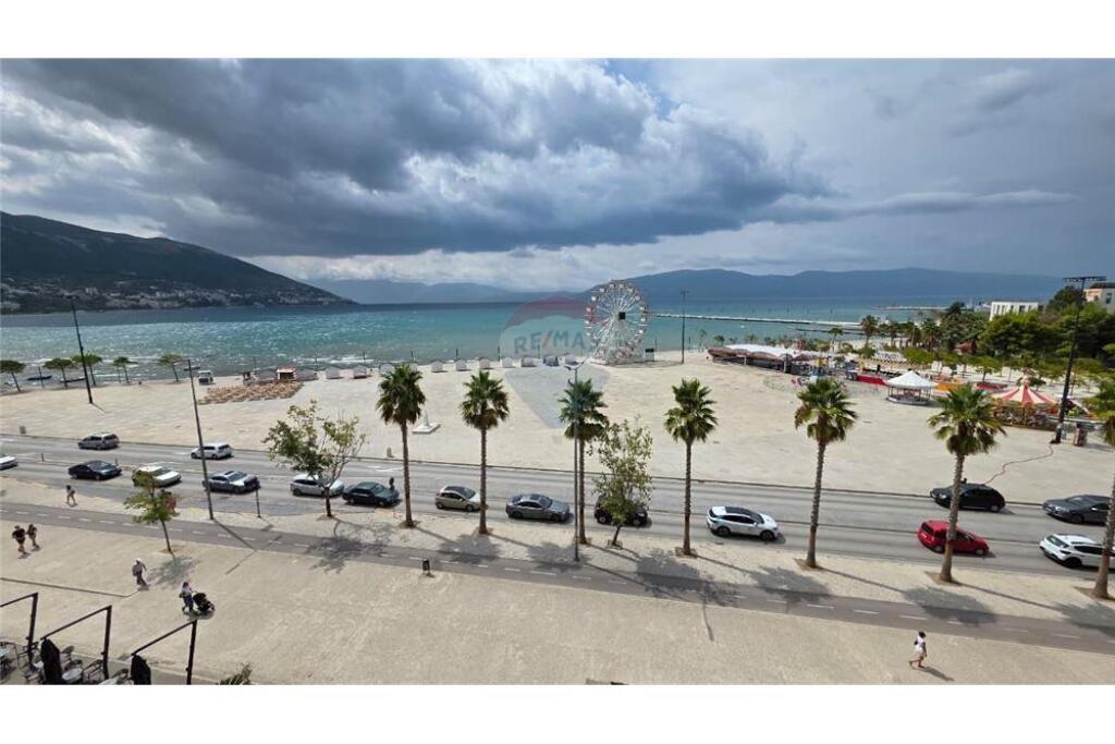 Apartament - Për Shitje - Rruga Reshat Osmani, Vlorë