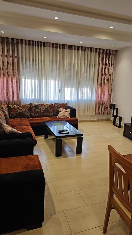 Apartament 2+1+2 per qira Astir