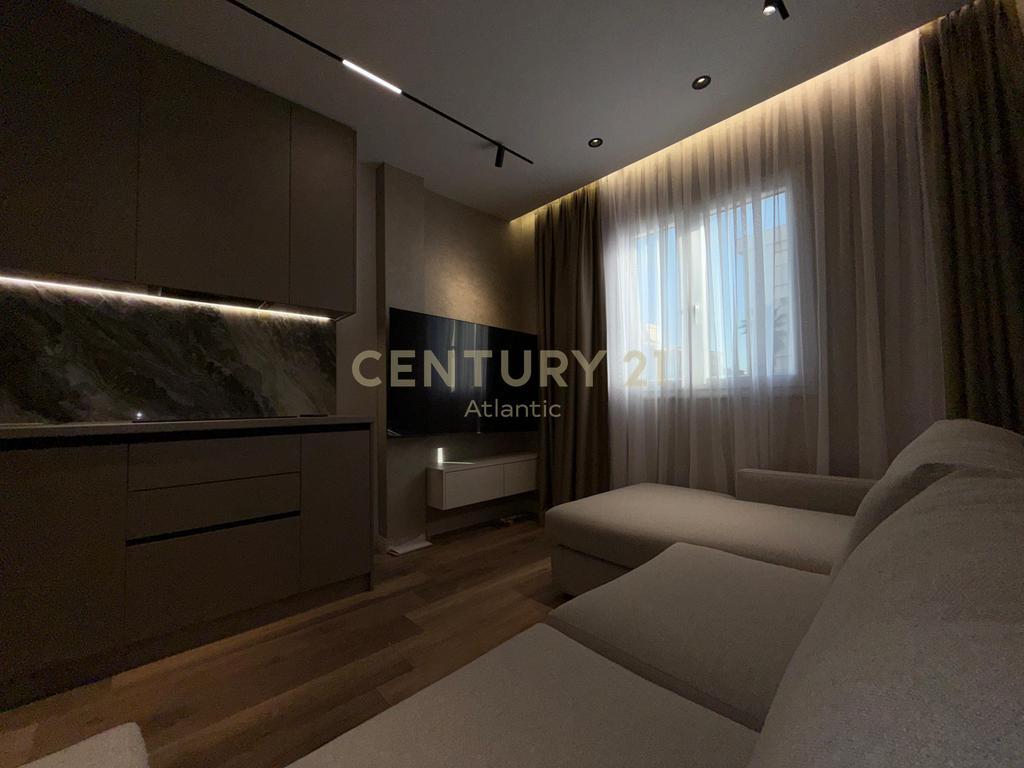 Apartament 2+1 Me Qira në Plazh, Stacioni i pare -Durrës!