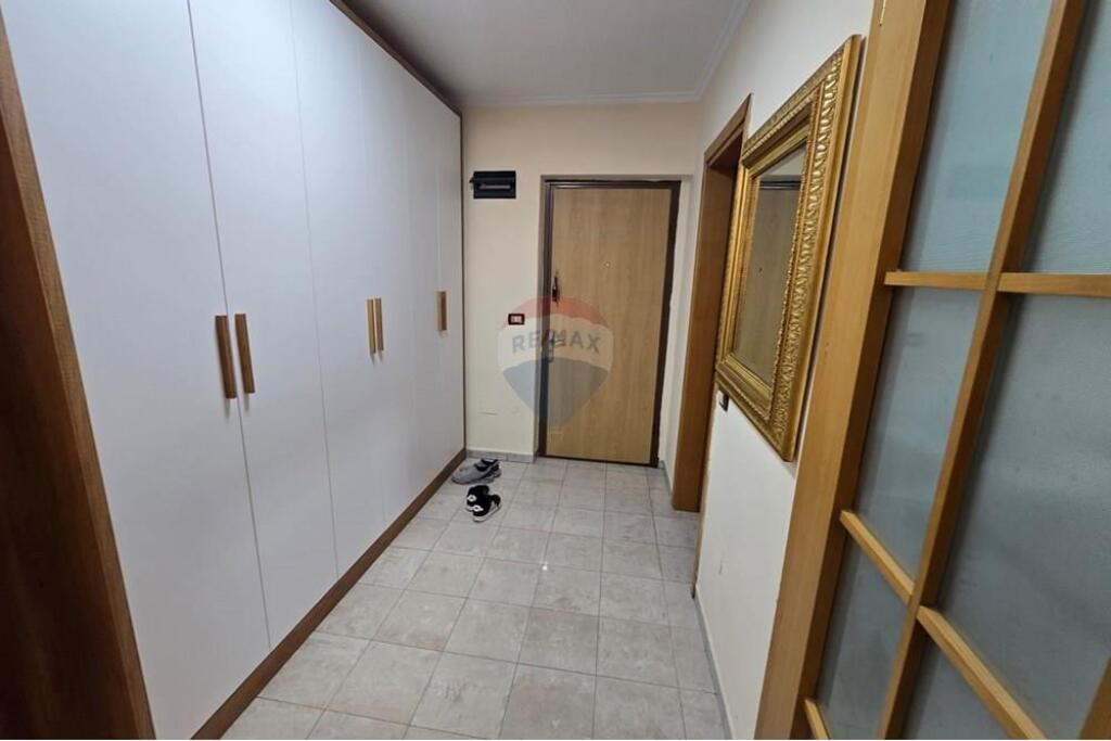 Jepet me qira apartament 1+1