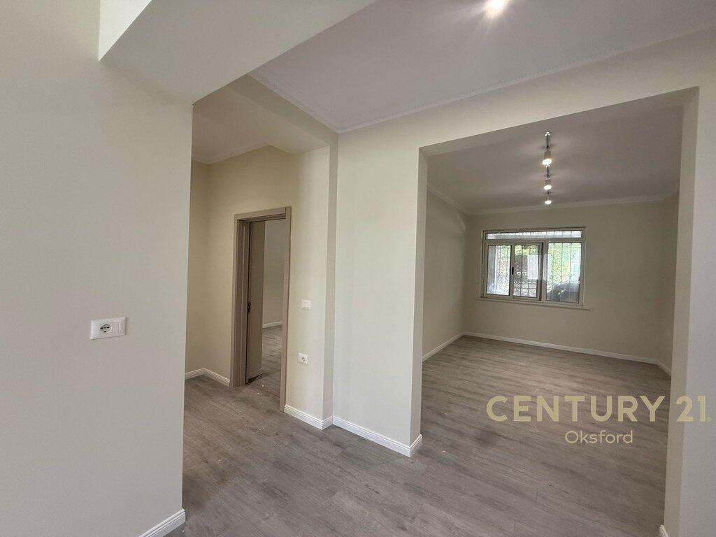 🏢 AMBIENT KOMERCIAL PËR ZYRË ME QIRA – PRANË GARDËS, TIRANË