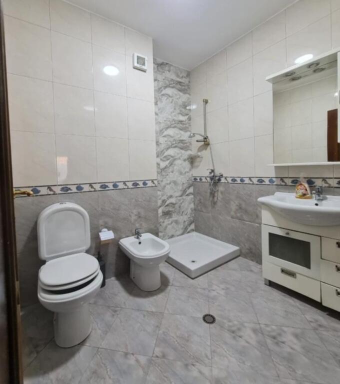 APARTAMENT NË SHITJE 3+1+2+BALLKON+DEPO - QENDRA E TIRANËS