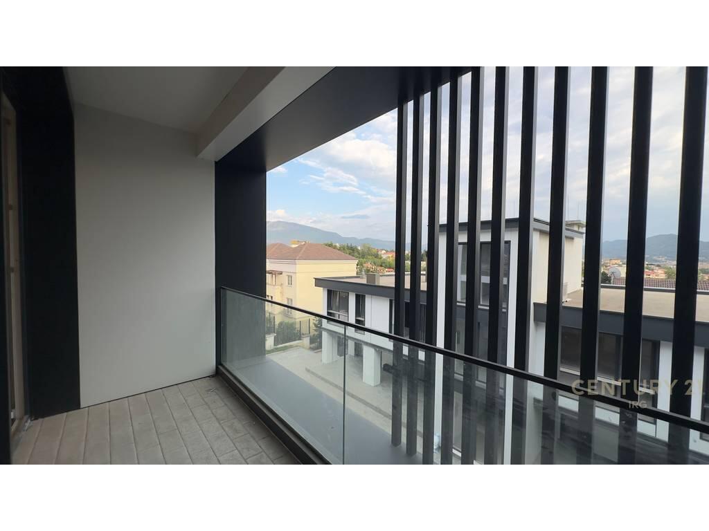 🏡 NË SHITJE – APARTAMENT LUKSOZ 3+1+2 pranë Pallatit të Brigadave