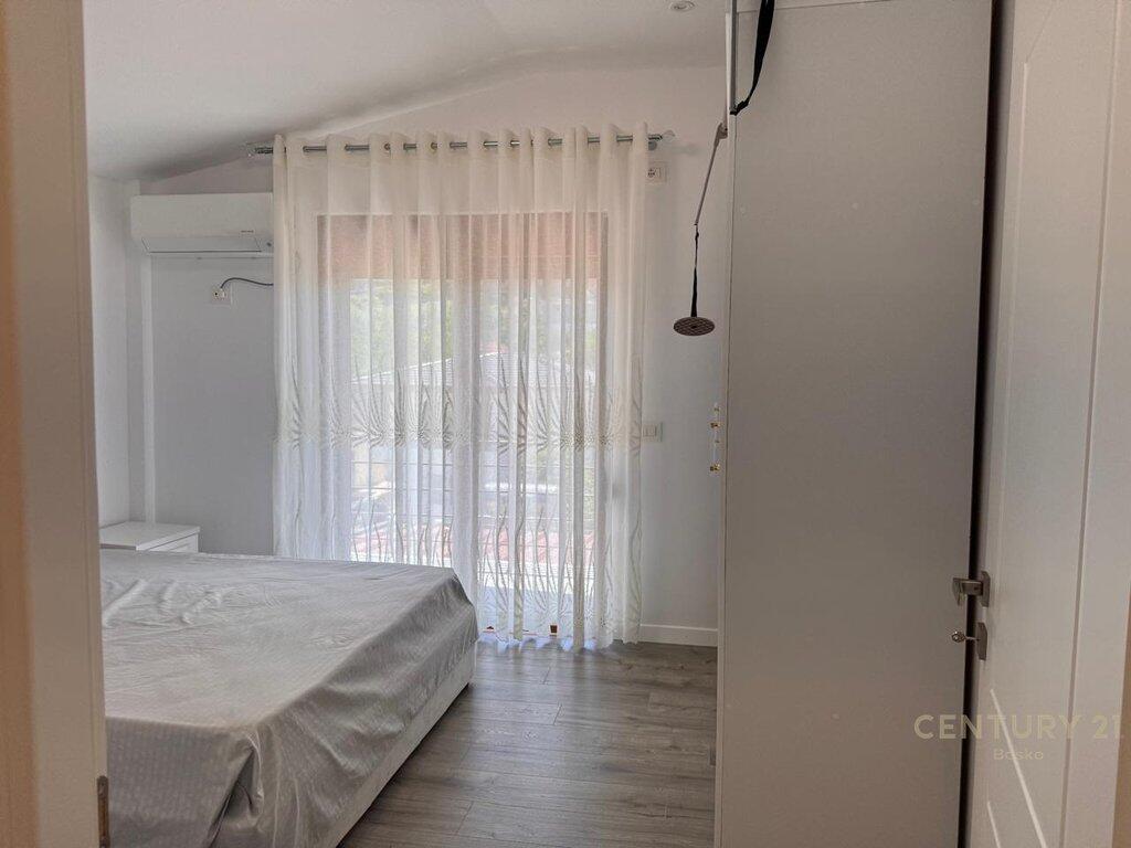 Jepet me Qera Apartament 2+1+ Parking në Senatorium, Tiranë - 500€ | 70 m²