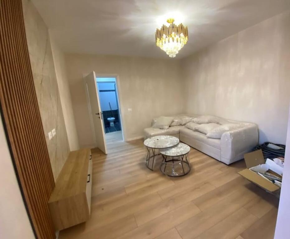 Te 2 Palmat, Astir Shitet apartament 2+1+2 tualete+2 Ballkone