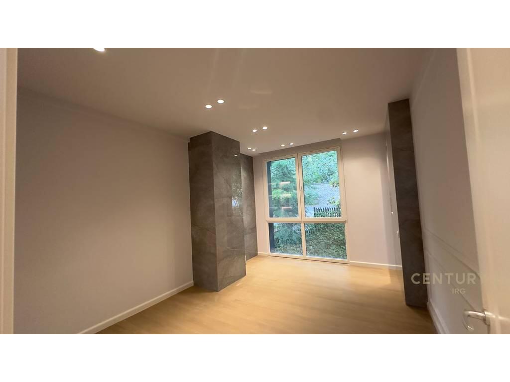🏡 NË SHITJE – APARTAMENT LUKSOZ 3+1+2 pranë Pallatit të Brigadave