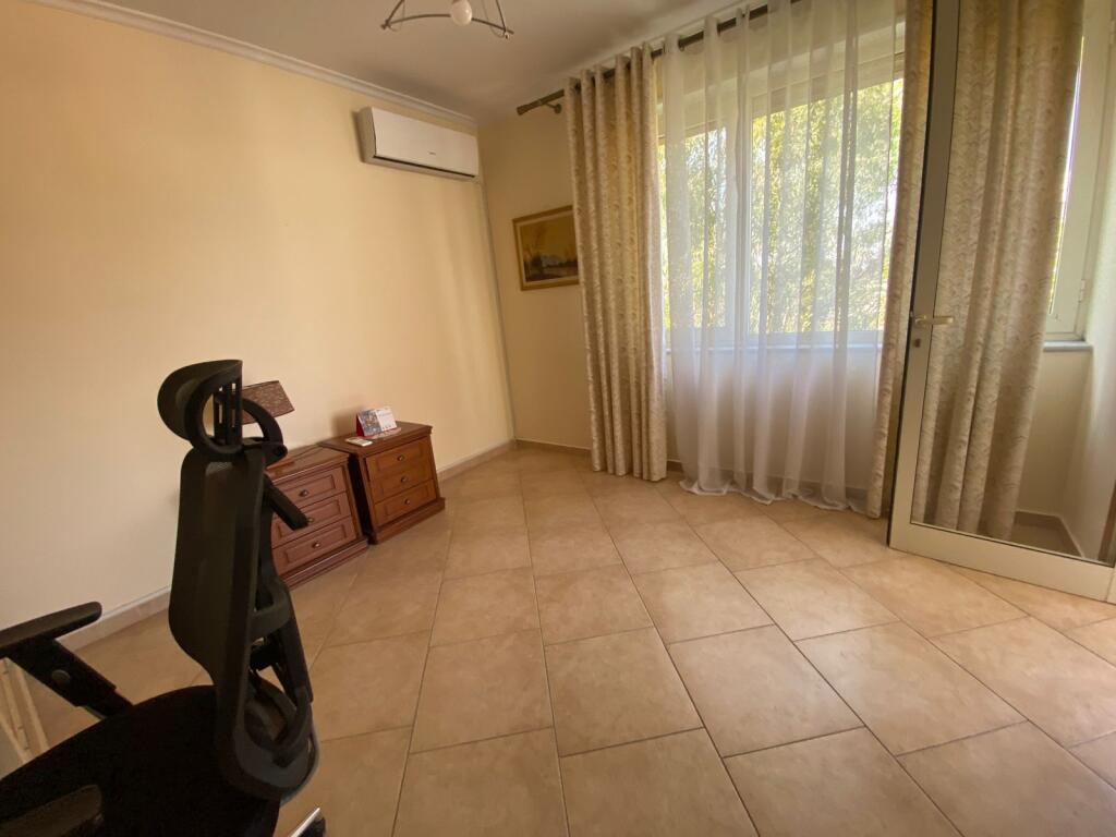 Jepet me qira apartament 3+1+2