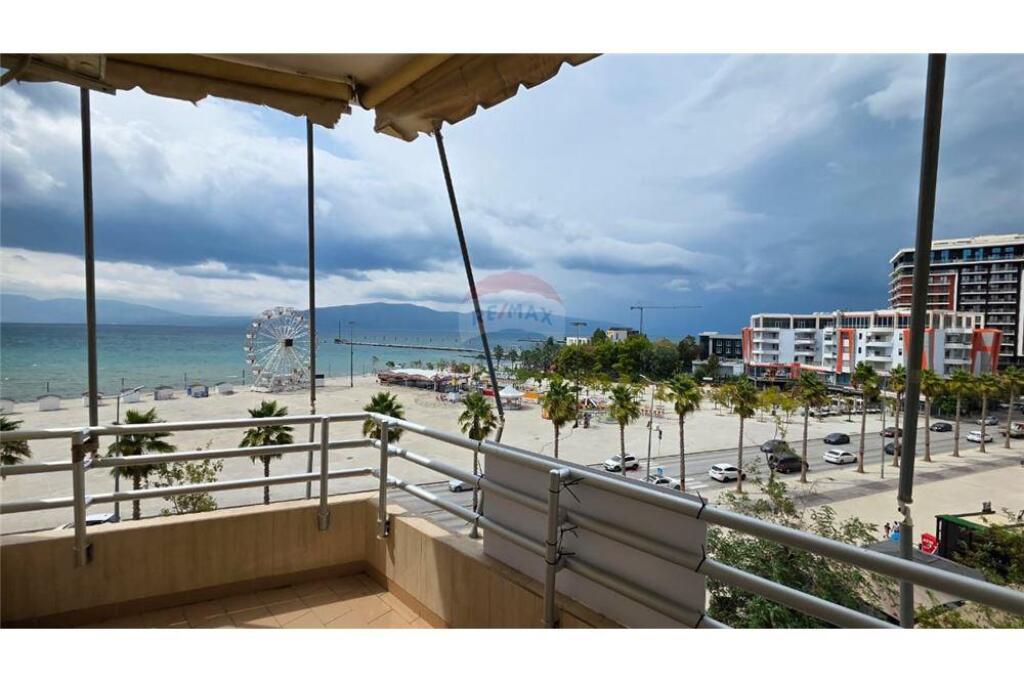 Apartament - Për Shitje - Rruga Reshat Osmani, Vlorë