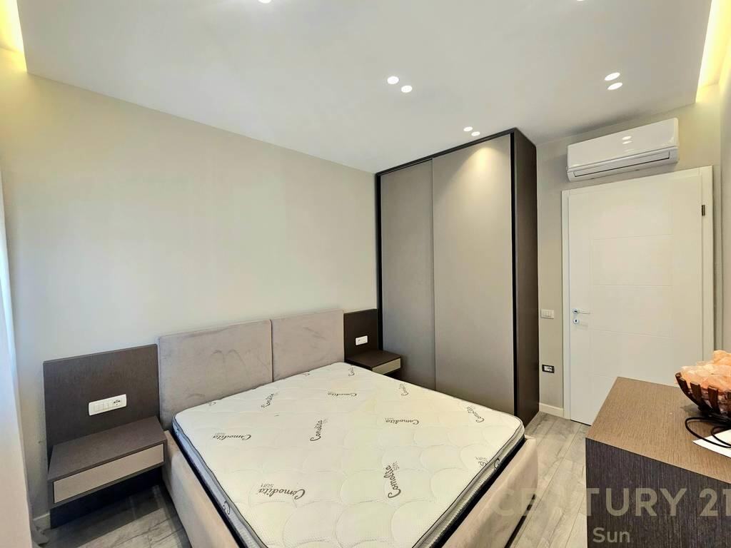 🏡 APARTAMENT 1+1 + POST PARKIMI NË LIQENIN E THATË – PRANË HOTEL RADISSON