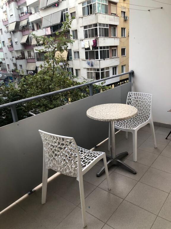 Jepet me qira apartament 2+1+2 në Misto Mame, Tiranë!

