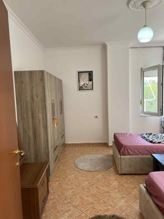 Jepet me qira 2+1+2 ZOGU I ZI 700€